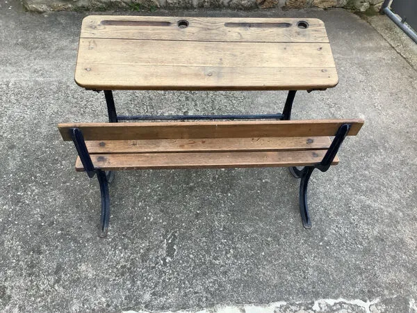 Illustration numéro 2 du produit Bureau pupitre écolier