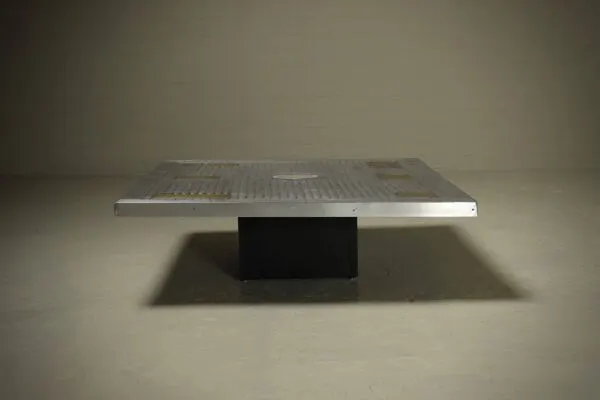 Illustration numéro 2 du produit Table basse brutaliste par l'artiste belge Raf Verjans années 1980