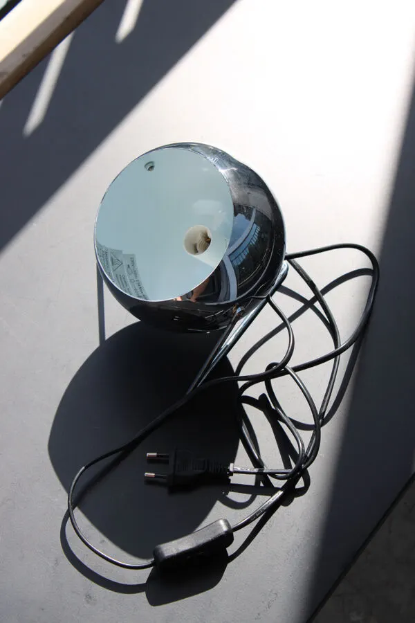 Illustration numéro 2 du produit Lampe Eyeball Space Age en chrome