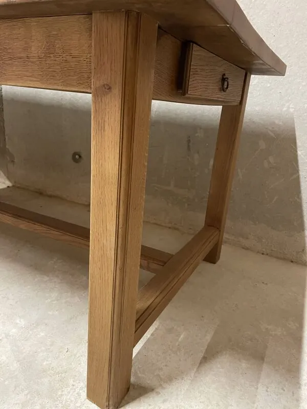 Illustration numéro 2 du produit Table de ferme en bois massif – style campagne 230cm