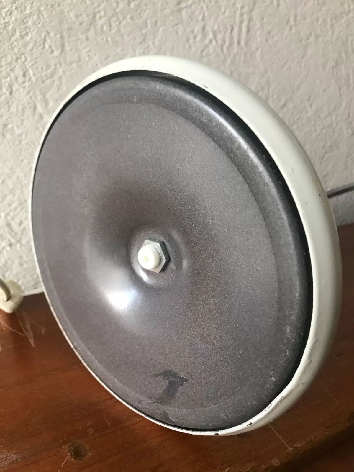 Illustration numéro 2 du produit Lampe de bureau articulée métal blanche