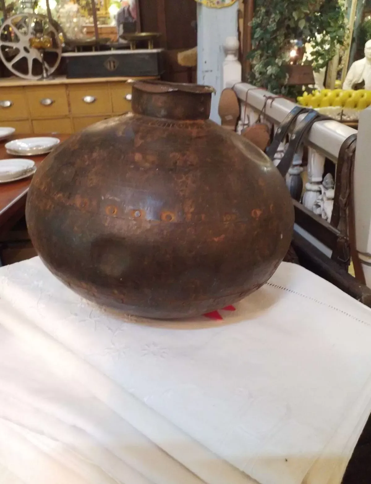 Illustration numéro 2 du produit Vase en tôle