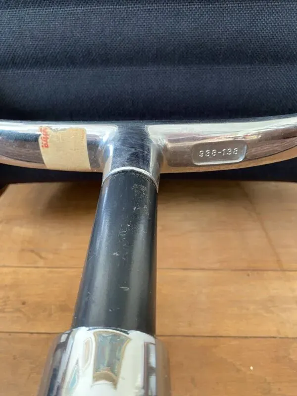 Illustration numéro 2 du produit Fauteuil VITRA d’après EAMES