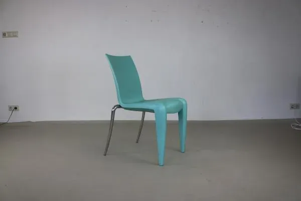 Illustration numéro 2 du produit Set de salle à manger ''Louise et Louis 20'' par Philippe Starck pour Vitra, 1990