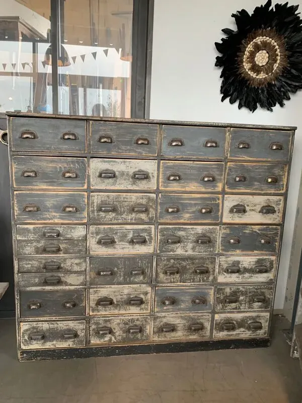 Illustration numéro 2 du produit Meuble de métier