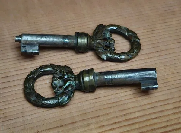 Illustration numéro 2 du produit Bibliothèque en acajou style Louis XVI – Travail Parisien, fin XIXe siècle