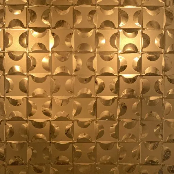 Illustration numéro 2 du produit Plafonnier rond en verre holophane, années 60