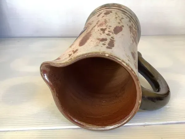 Illustration numéro 2 du produit Grand pichet vase Belgique signé Dubois