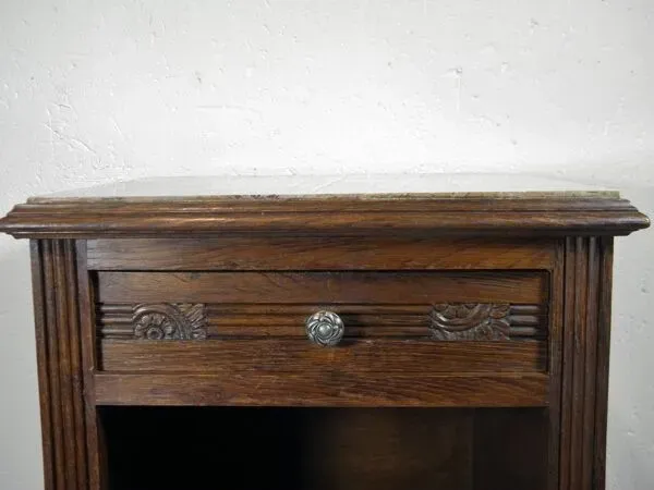 Illustration numéro 2 du produit Chevet, meuble d'appoint art deco