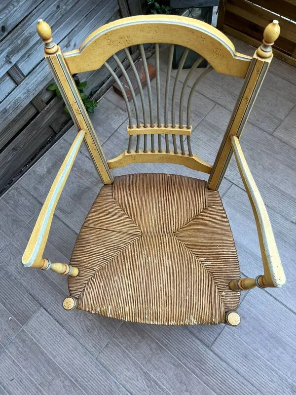 Illustration numéro 2 du produit Paire de fauteuils anciens patinés