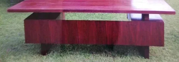 Illustration numéro 2 du produit Bureau type ''direction