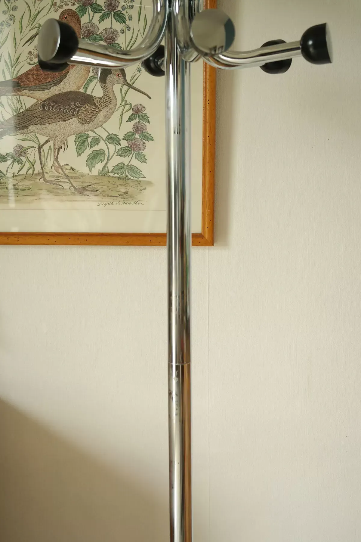 Illustration numéro 2 du produit Porte manteau vintage chrome bakélite 50/60