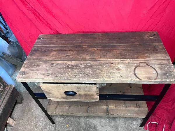 Illustration numéro 2 du produit Meuble de métier