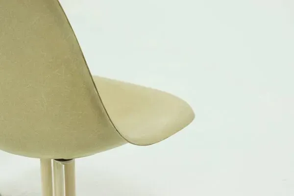 Illustration numéro 2 du produit Ensemble de 5 chaises de salle à manger La Fonda par Charles & Ray Eames pour Vitra Herman Mil