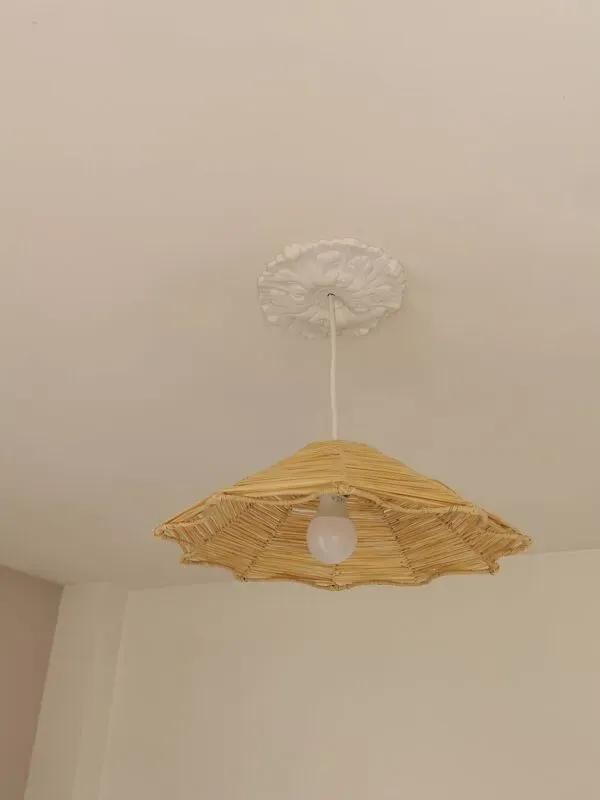 Illustration numéro 2 du produit Suspension Gustave en Raphia Tressé – 40×10 cm – Fabrication Artisanale Mar