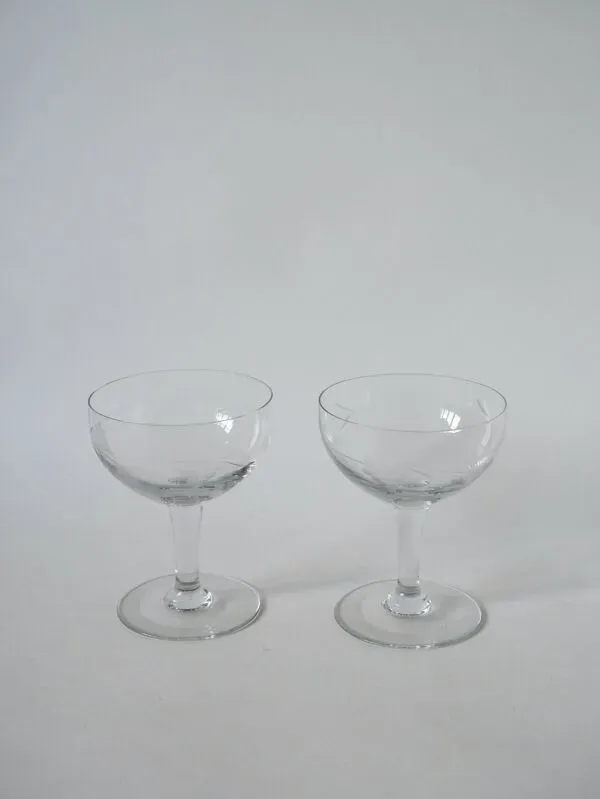 Illustration numéro 2 du produit Lot de 6 coupes à champagne dépareillées en cristal 1930-1950