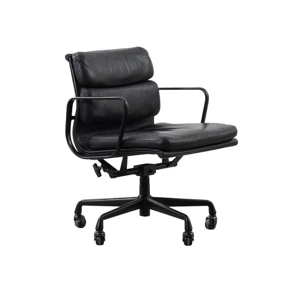Illustration numéro 2 du produit Chaise de bureau Eames EA435 Management Soft Pad entièrement noire par Herman Miller