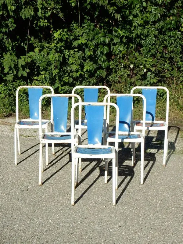 Illustration numéro 2 du produit 6 anciennes chaises de bistrot Tolix en métal - Style industriel