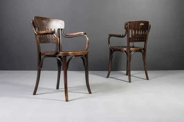 Illustration numéro 2 du produit 4 chaises Thonet par Jacob & Josef Kohn, modèle No. 380, 1930