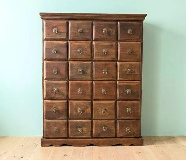 Illustration numéro 2 du produit Meuble d'Apothicaire en Teck Massif - 24 Tiroirs