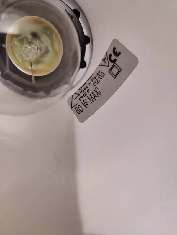 Illustration numéro 2 du produit Lampe de bureau noir Aluminor années 80