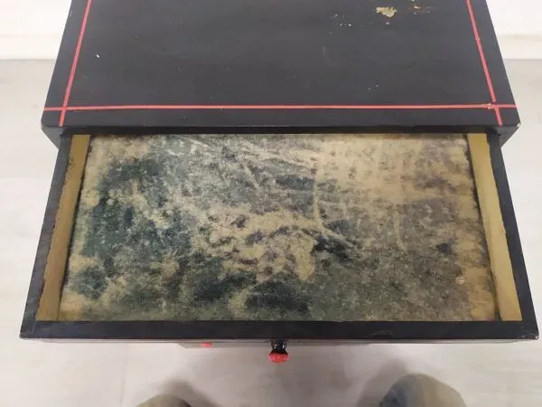 Illustration numéro 2 du produit Meuble de métier a tiroirs