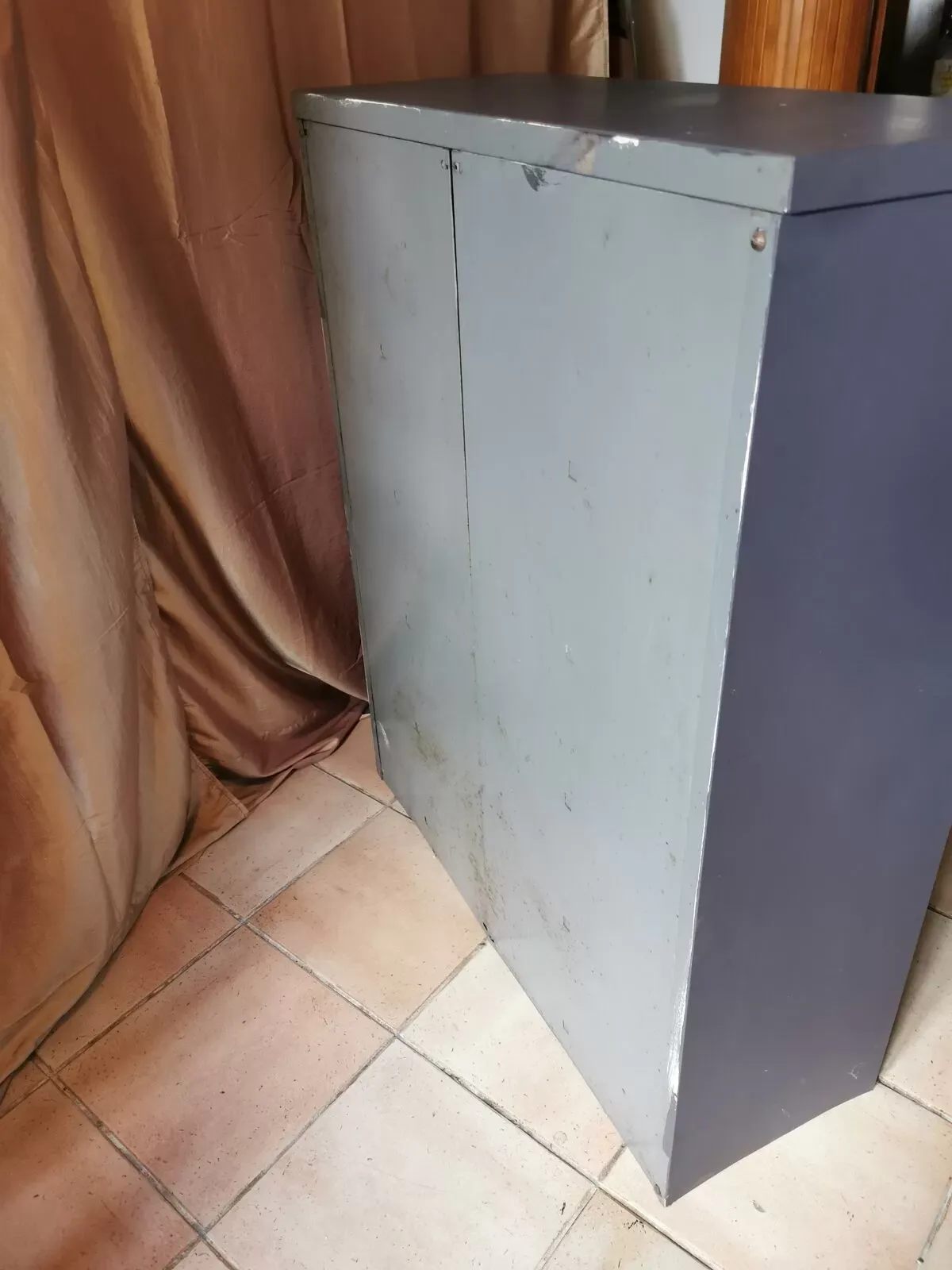 Illustration numéro 2 du produit Meuble industriel 10 casiers en métal ''Ronéo