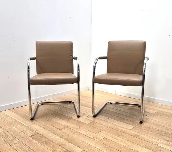 Illustration numéro 2 du produit Paire de fauteuils de bureau Visasoft, Vitra