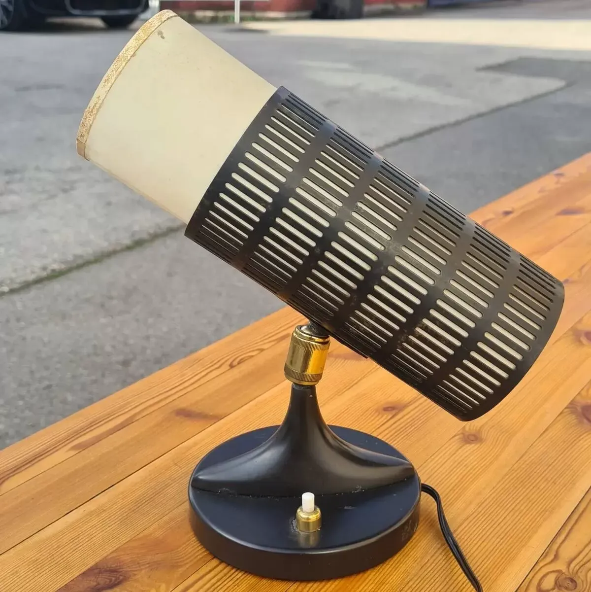 Illustration numéro 2 du produit Lampe à poser Arlus, années 50
