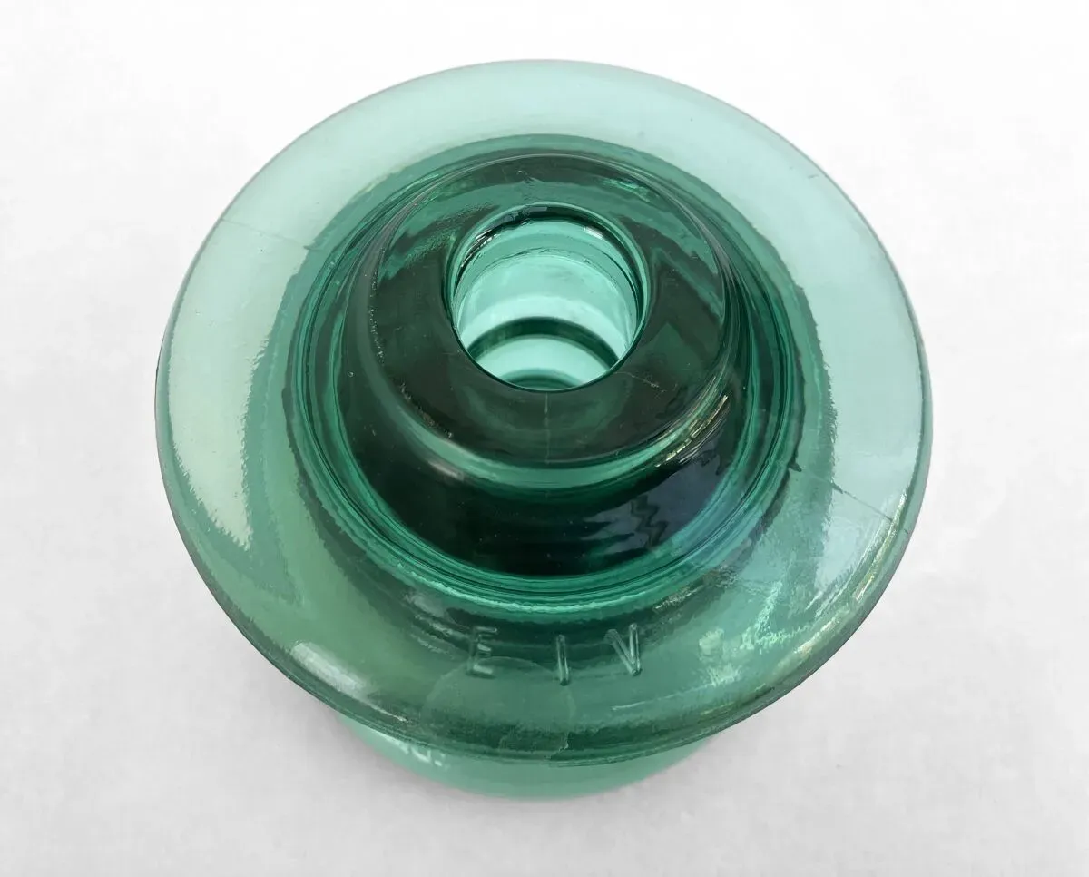 Illustration numéro 2 du produit Ancien isolateur edf eiv a21 à détourner en bougeoir industriel • verre trempé