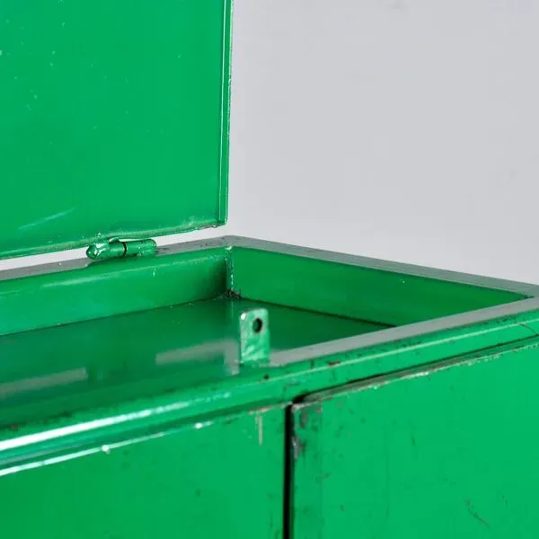 Illustration numéro 2 du produit Armoire industrielle en fer forgé, années 1960