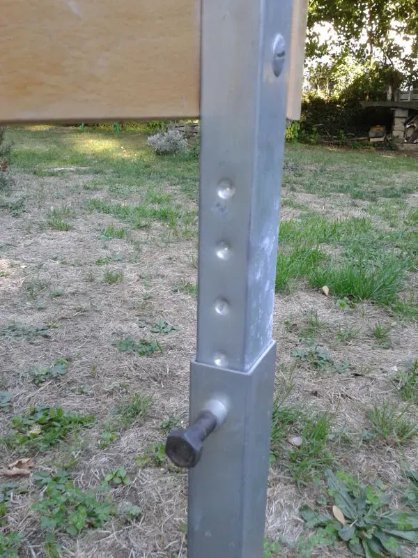 Illustration numéro 2 du produit Pupitre d'école