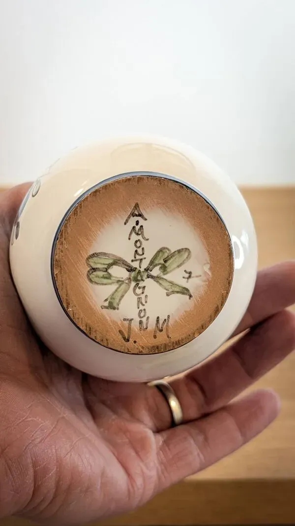 Illustration numéro 2 du produit Vase boule de l'Atelier Montagnon (Manufacture du bout du monde)