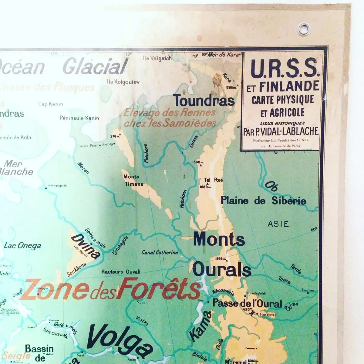 Illustration numéro 2 du produit Ancienne carte scolaire Vidal Lablache 34 URSS