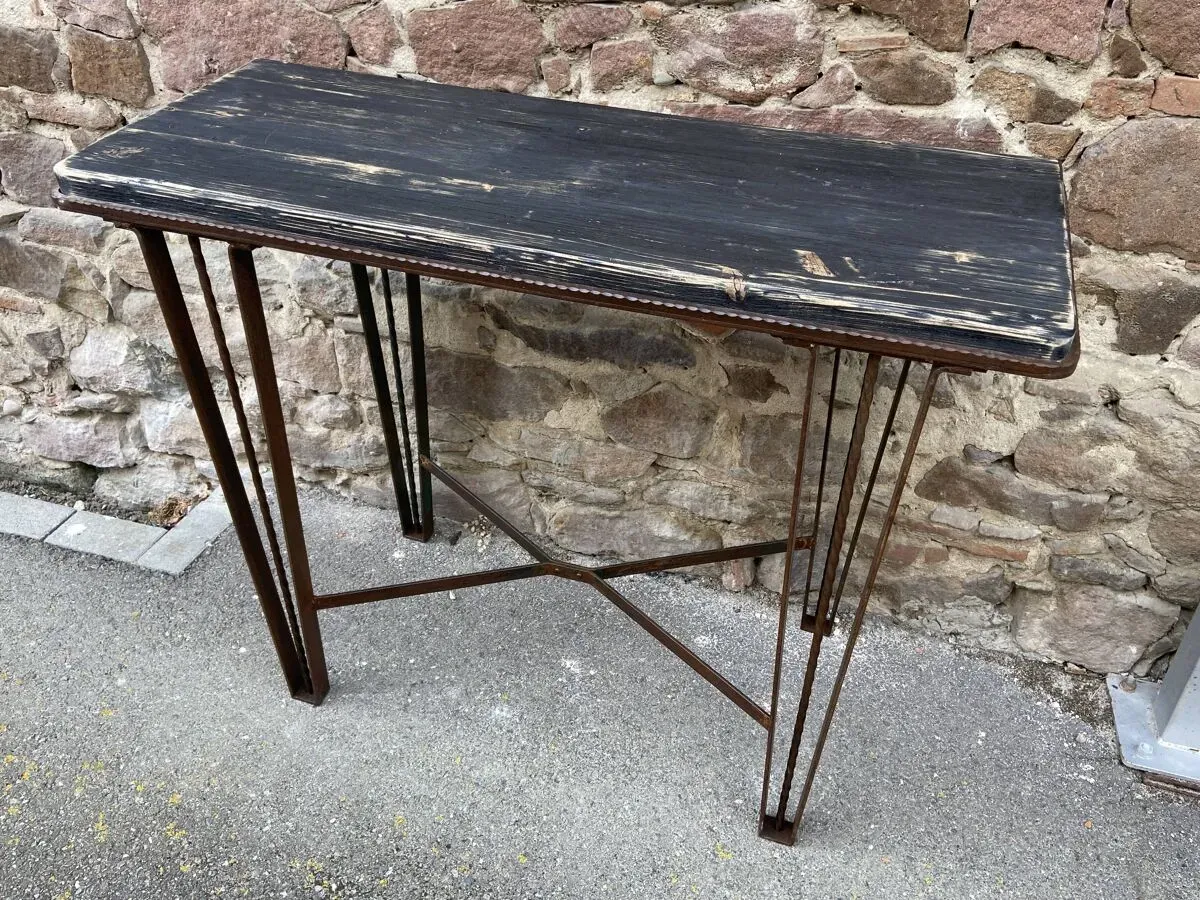 Illustration numéro 2 du produit Console industrielle française du milieu du siècle dernier des années 60