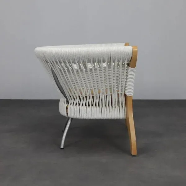 Illustration numéro 2 du produit Fauteuil italien fabriqué à la main par Driade en bois, corde et cuir, Italie, années 1990