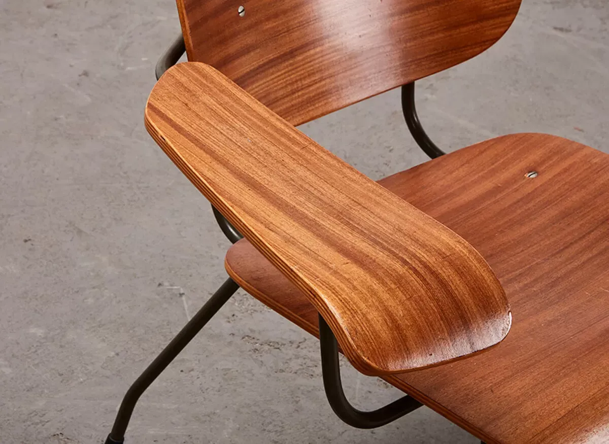 Illustration numéro 2 du produit Fauteuil Tjerk Reijenga Modèle 8000 pour Pilastro 1962