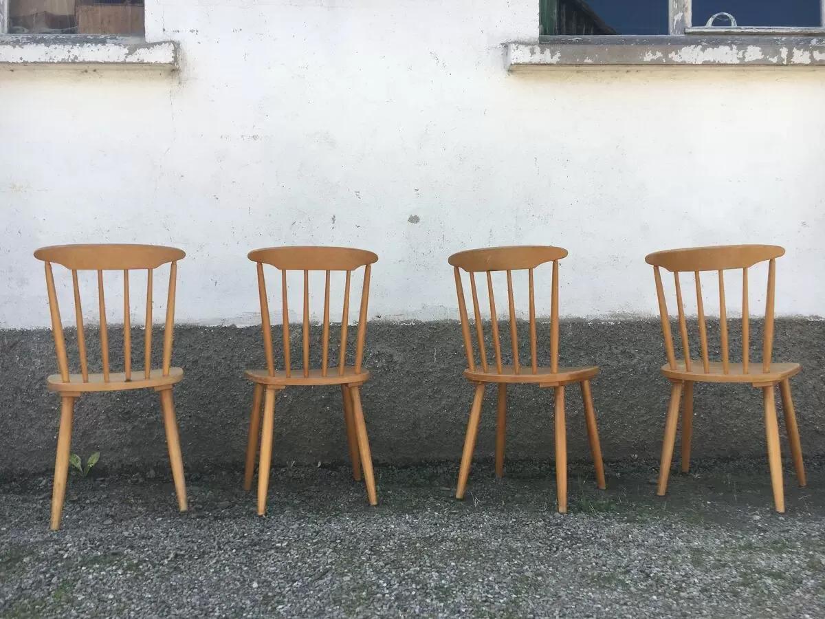 Illustration numéro 2 du produit Série de 4 chaises bistrot/bohème hêtre - pieds compas - vintage - scandinave 1950