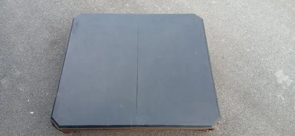 Illustration numéro 2 du produit Table basse avec roulettes industrielles