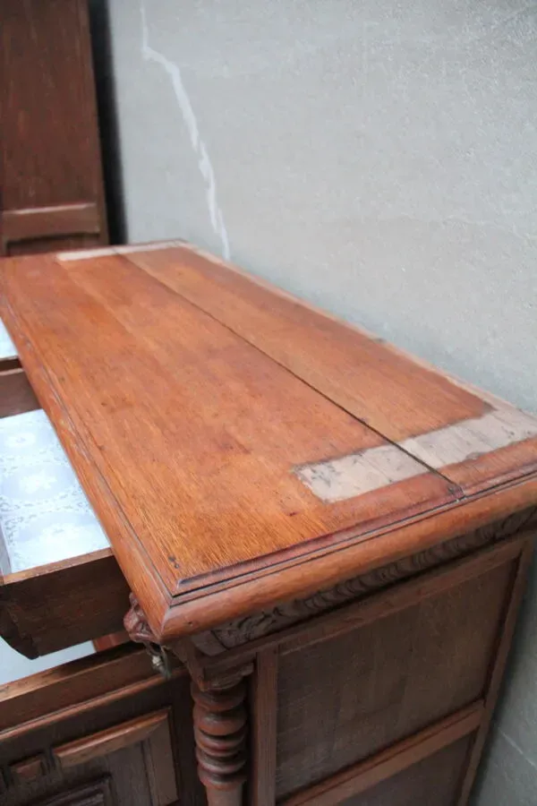 Illustration numéro 2 du produit Double corps fin XIX° en chêne et vitraux colorés