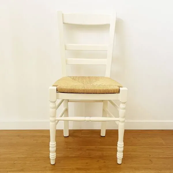 Illustration numéro 2 du produit Chaise en paille