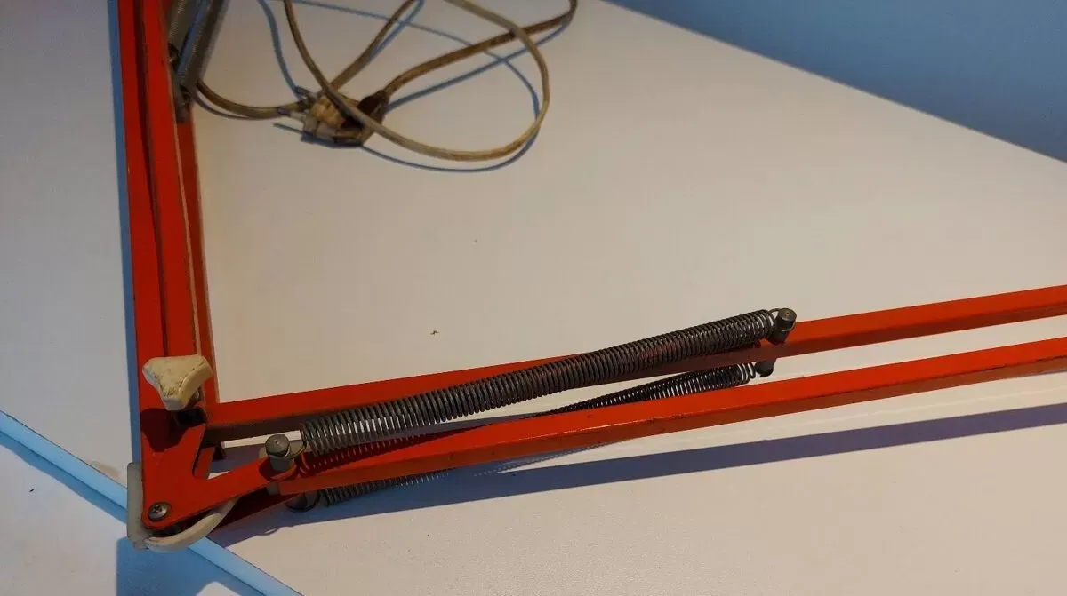 Illustration numéro 2 du produit Lampe atelier Ledu  industrielle articulée