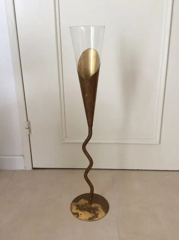 Illustration numéro 2 du produit Vase