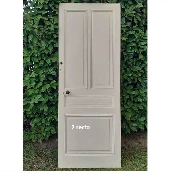 Illustration numéro 2 du produit Série de 9 portes anciennes de communication pleines et vitrées bois massif