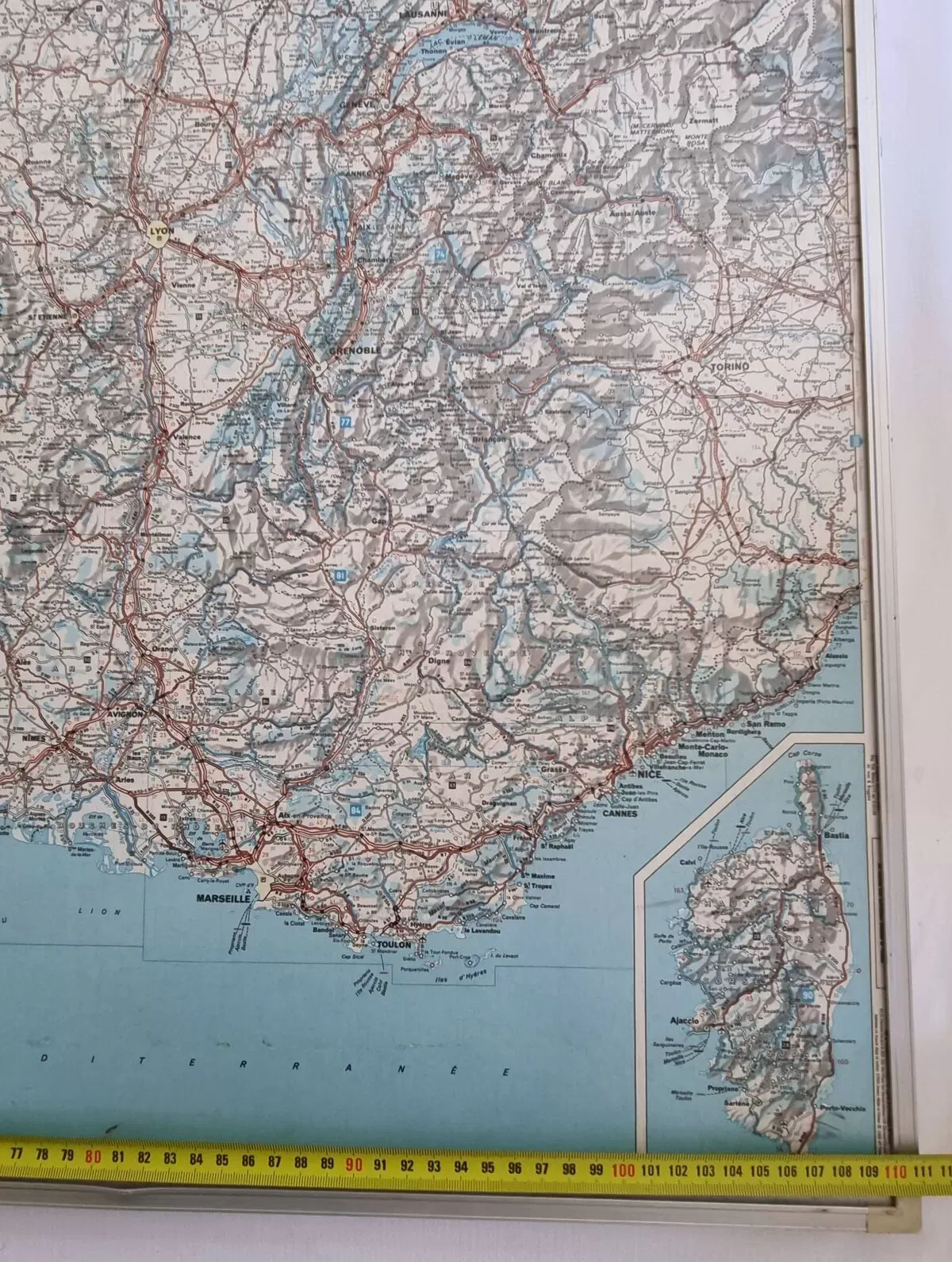 Illustration numéro 2 du produit Carte routière ''Michelin'' vintage années 80 encadrée, 111 cm x 100 cm