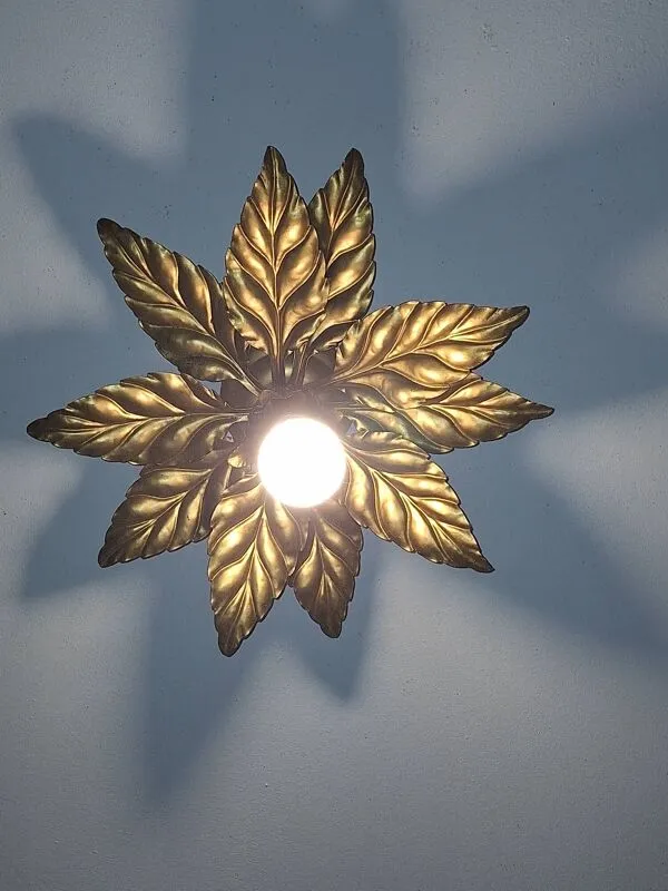 Illustration numéro 2 du produit Plafonnier en laiton doré florentin des années 1960 par Hans Kögl.