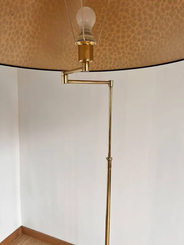 Illustration numéro 2 du produit Lampadaire laiton
