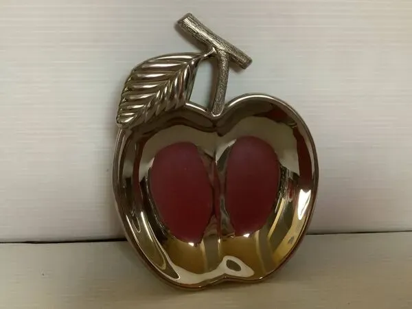 Illustration numéro 2 du produit Vide poche pomme argentée