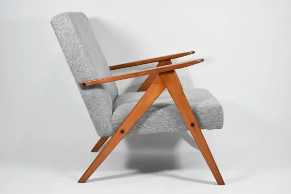 Illustration numéro 2 du produit Fauteuil vintage Compas, années 1960, restauré, tissu gris, teck