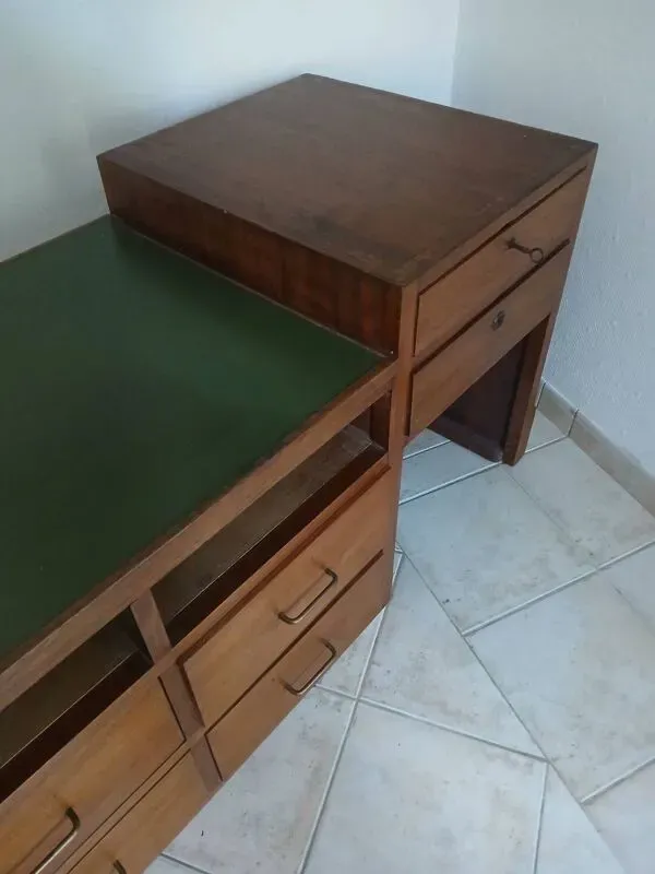 Illustration numéro 2 du produit Meuble de métier